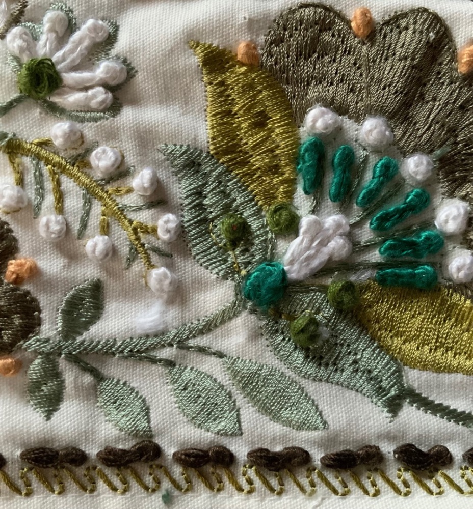 Designers Guild Enamel Flower Braid in Celadon