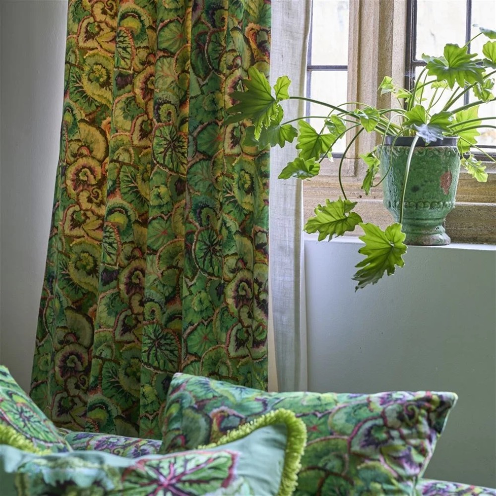 Designers Guild Leaf Glaze Velvet in Emerald