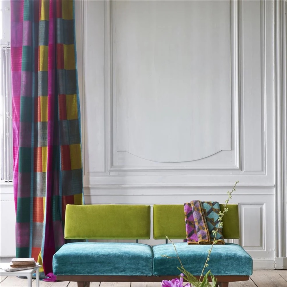 Designers Guild Sarang Velvet in Fuchsia