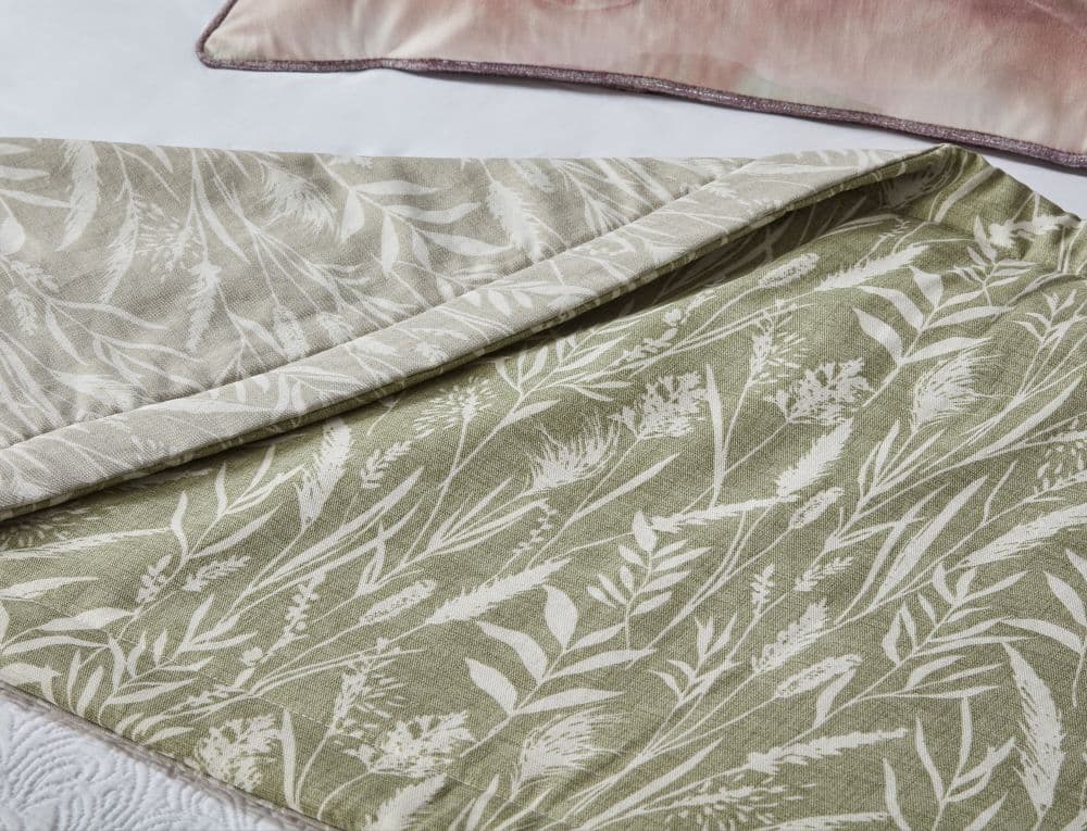 Iliv Wild Grasses Fabric in Linen